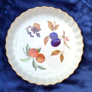 Royal Worcester Evesham Gold Porcelain 9" Quiche Dish Fruit Pattern Gold Rim